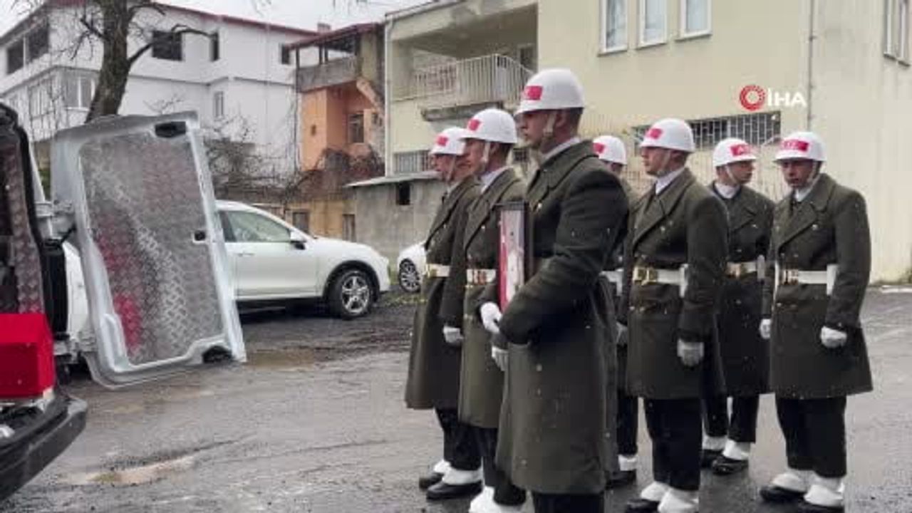 Deniz Astsubay Çavuş Aziz Bakıcı, Ünye'de Askeri Törenle Defnedildi