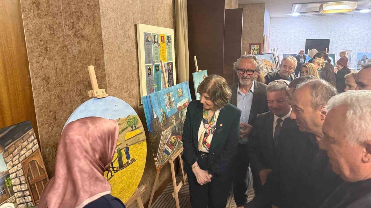 Denizli'de 'İz Bırakanlar' Resim Sergisi 60'tan Fazla Eserle Açıldı