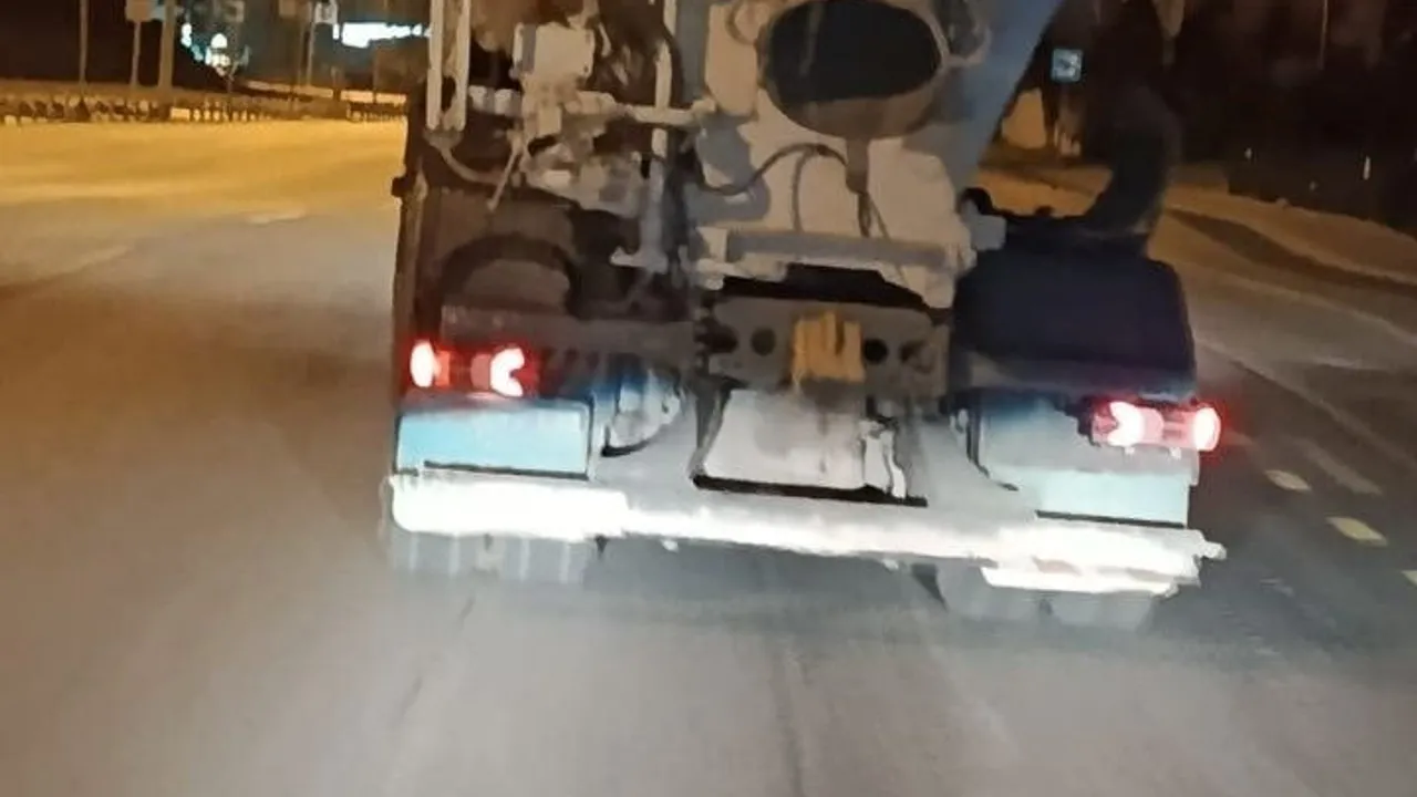 Denizli'de mikserin 1 kilometrelik güzergâhta beton dökmesi sonucu firmaya 191 bin 867 TL ceza