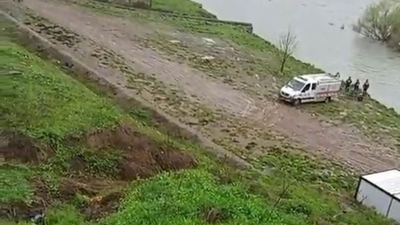 Dicle Nehri kıyısında mahsur kalan kişi AFAD tarafından kurtarıldı — Diyarbakır