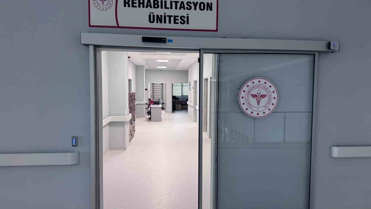 Dikili Devlet Hastanesi'nde Fizik Tedavi ve Rehabilitasyon Ünitesi hizmete giriyor