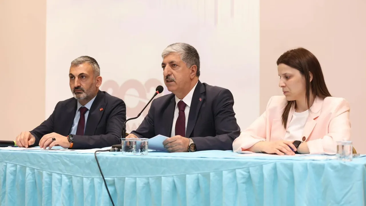 Dilovası Belediye Başkanı Ömeroğlu: 20 yıllık 23. Bölge imar sorununu çözdük, tapular teslim edildi