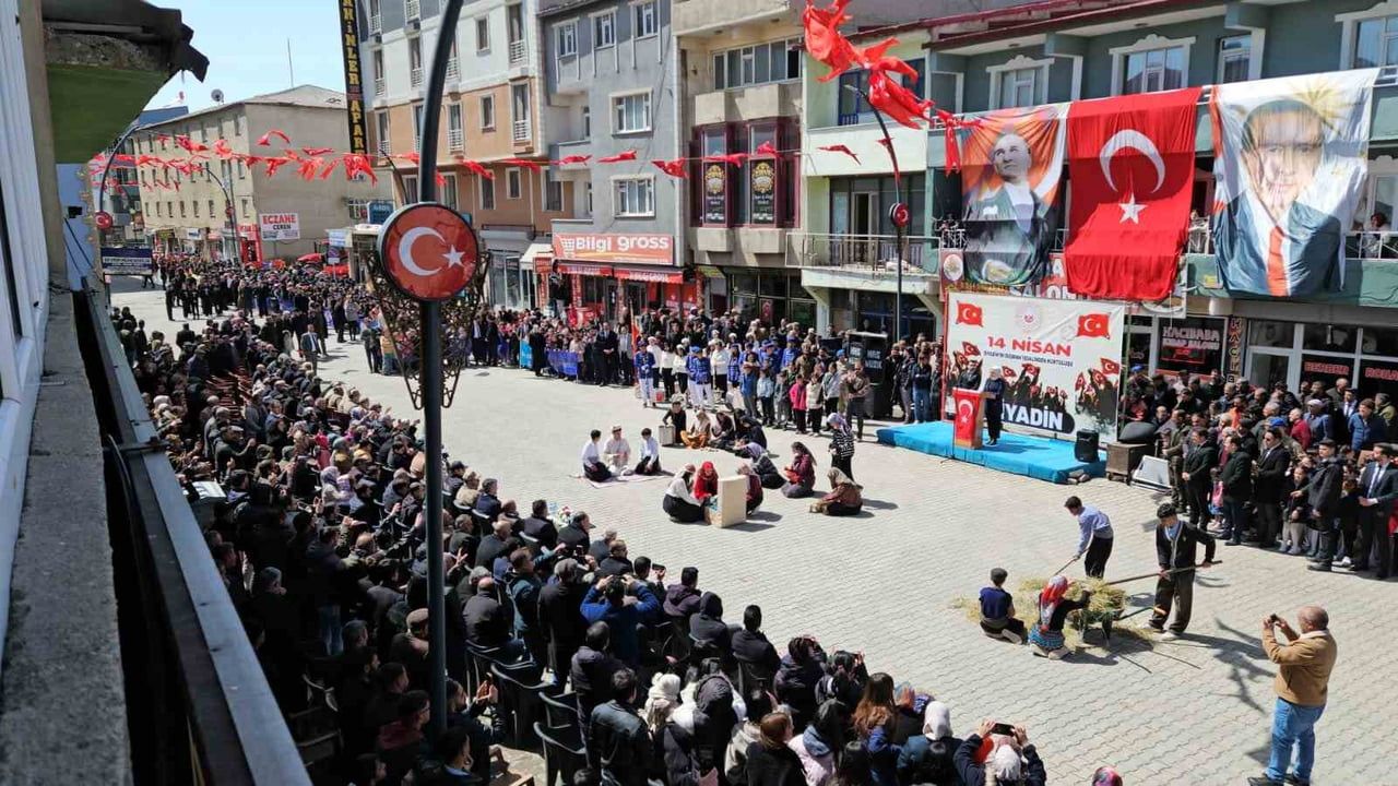 Diyadin'de kurtuluşun 108. yılı cadde töreniyle coşkuyla kutlandı