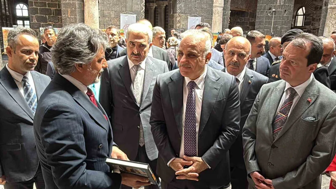 Diyarbakır'da 50. Turizm Haftası kortej yürüyüşü ve sergiyle başladı