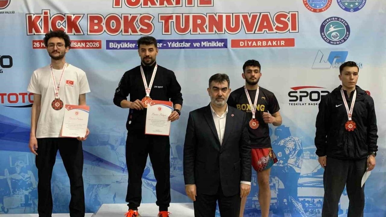 Diyarbakır'da Türkiye Kick Boks Turnuvası: Aşkaleli Gacır kardeşlerden altın ve gümüş