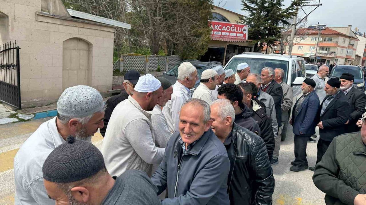 Döğer beldesinde hacı adayları için Çarşı Camisi'nde mevlid-i şerif okutuldu