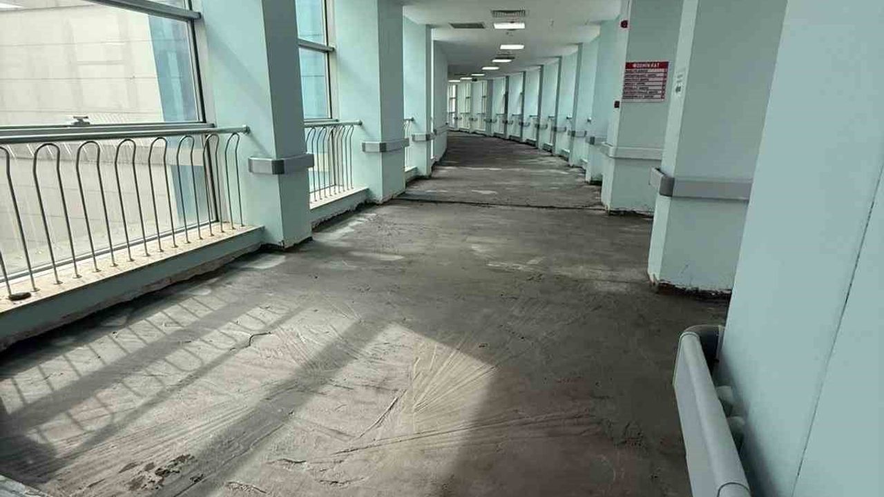Düzce Atatürk Devlet Hastanesi'nde zemin kat kliniklerinde yenileme çalışmaları başladı