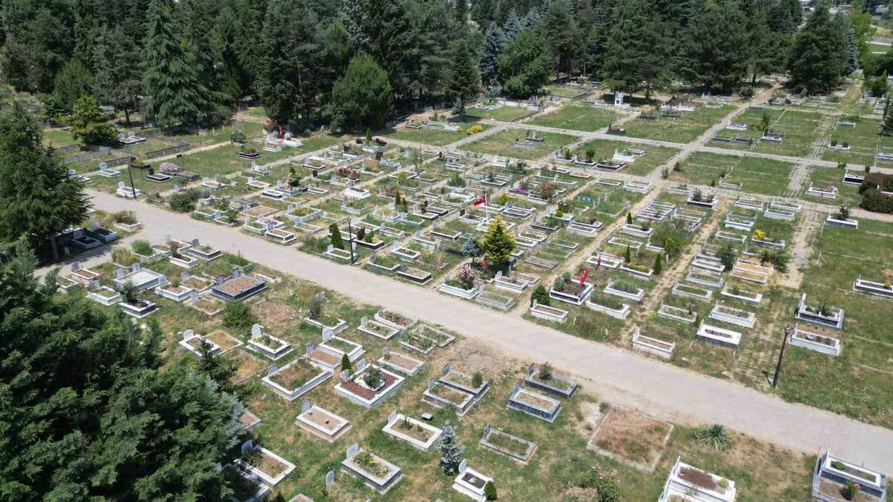 Düzce Belediyesi cenaze hizmetlerini haftanın 7 günü 24 saat ücretsiz sürdürüyor