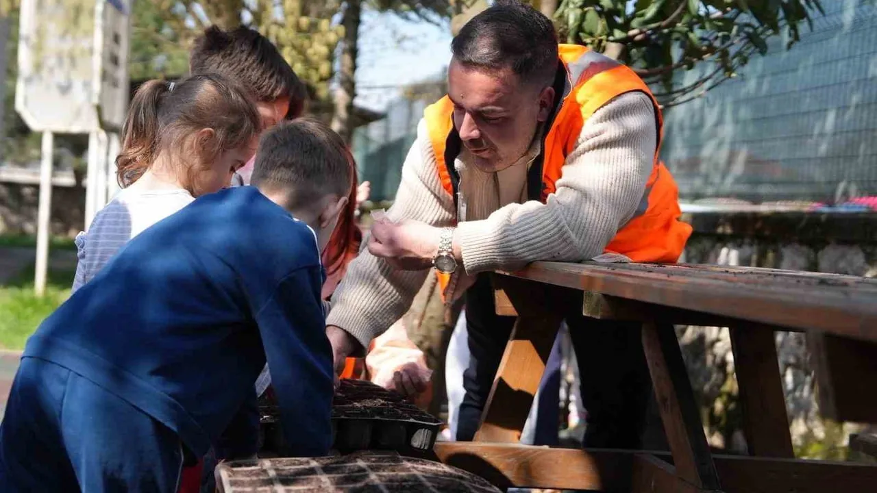 Düzce Belediyesi'nden Anaokulu Öğrencilerine Peyzaj ve Bitki Yetiştiriciliği Eğitimi