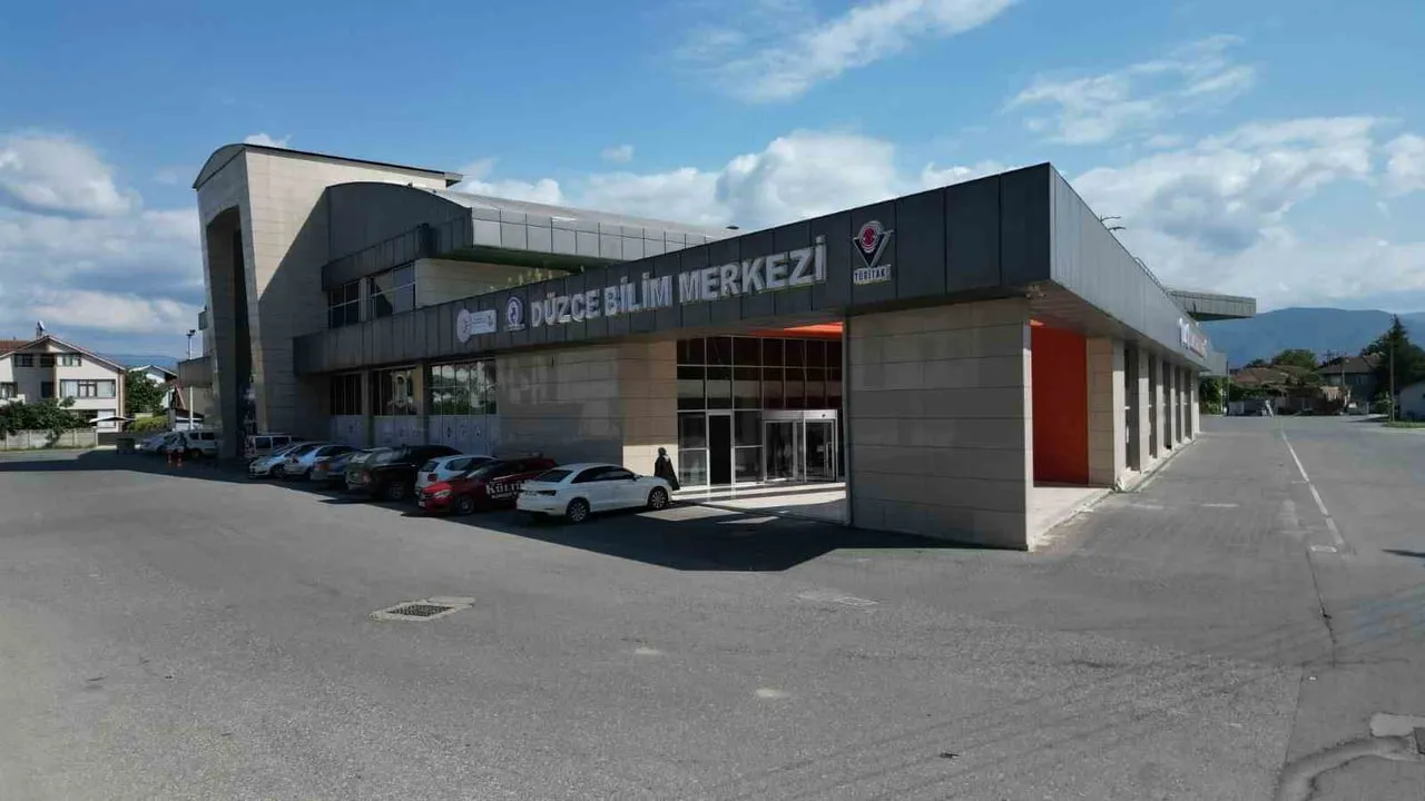 Düzce Belediyesi'nden İlkokul Öğrencilerine Ücretsiz Başarı Destek Atölyesi