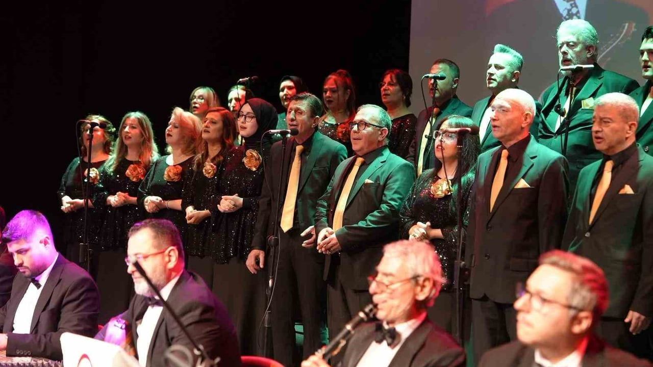 Düzce'de Ayşe Taş Sanat Akademisi TSM Korosu bahar konseri; Turhan Taşan konuk oldu