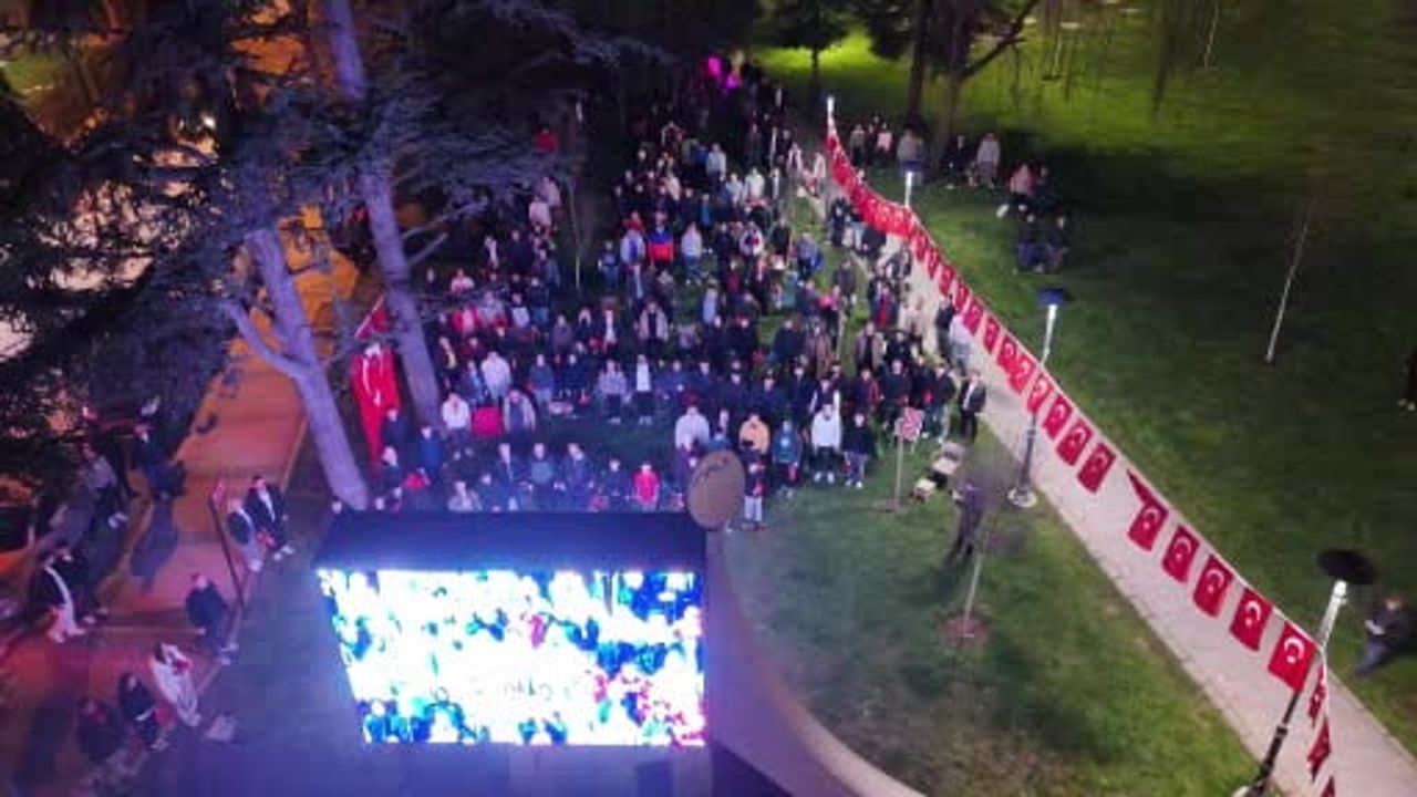 Düzce’de Millet Bahçesi’nde Milli Maç Coşkusu: Türkiye 24 Yıl Sonra Dünya Kupası’nda