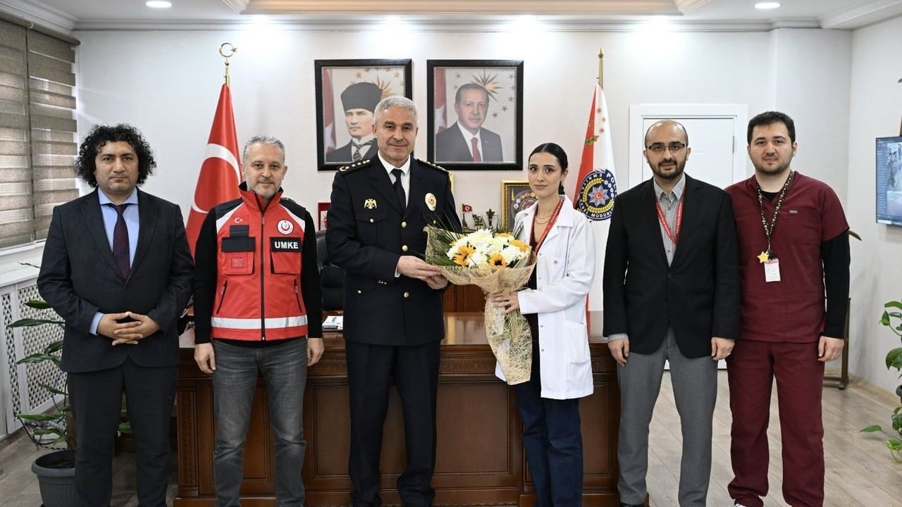 Düzce'de Türk Polis Teşkilatı'nın 181. Yıldönümü Ziyareti: Sağlık Müdürü Yılmaz, Emniyet Müdürü Ergüder'i Tebrik Etti