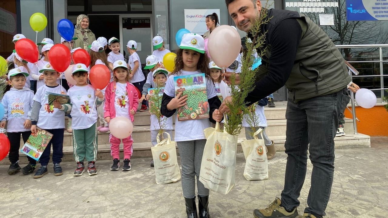 Düzce Orman İşletme Müdürlüğü'nden Okullarda Doğa Eğitimi ve Fidan Dikimi