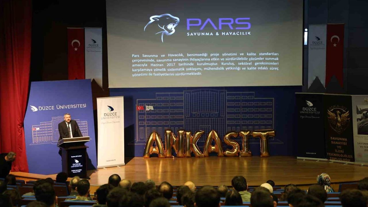 Düzce Üniversitesi ev sahipliğinde 'Savunma Sanayi ve Teknoloji Zirvesi 2' düzenlendi