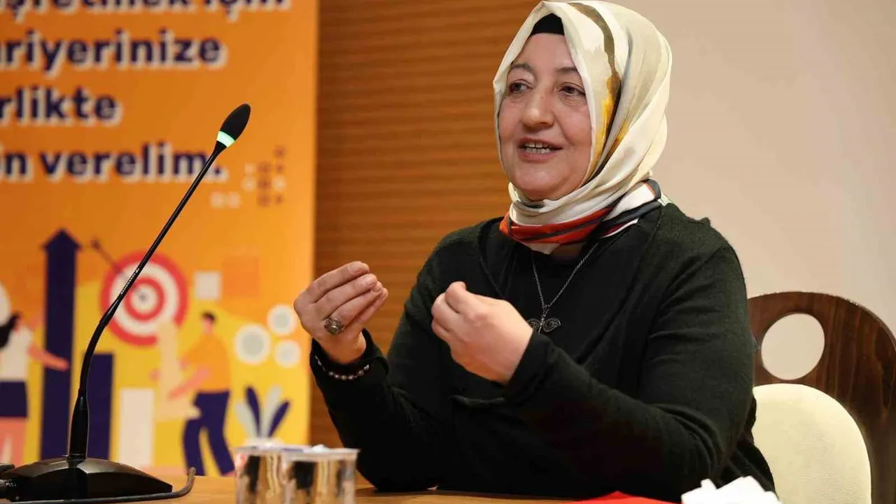 Düzce Üniversitesi'nde 2 Nisan Dünya Otizm Farkındalığı kapsamında "Otizmle Yaşamın İçinden" söyleşisi