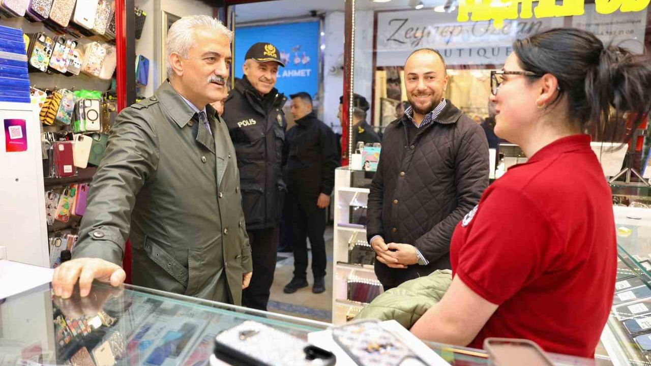 Düzce Valisi Mehmet Makas, kent merkezinde esnafı ziyaret etti
