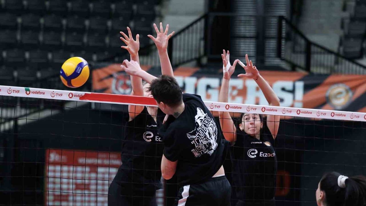 Eczacıbaşı Dynavit, play-off 3-4 etabı ilk maçında Zeren Spor'u konuk ediyor