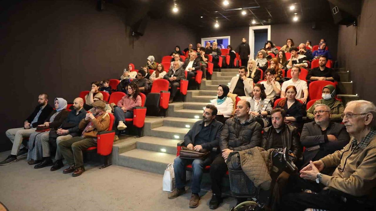 Edip Cansever, Sakarya'da 'Kapalı Çarşıdan Dünyaya Açılan Şair' Söyleşisinde Ele Alındı