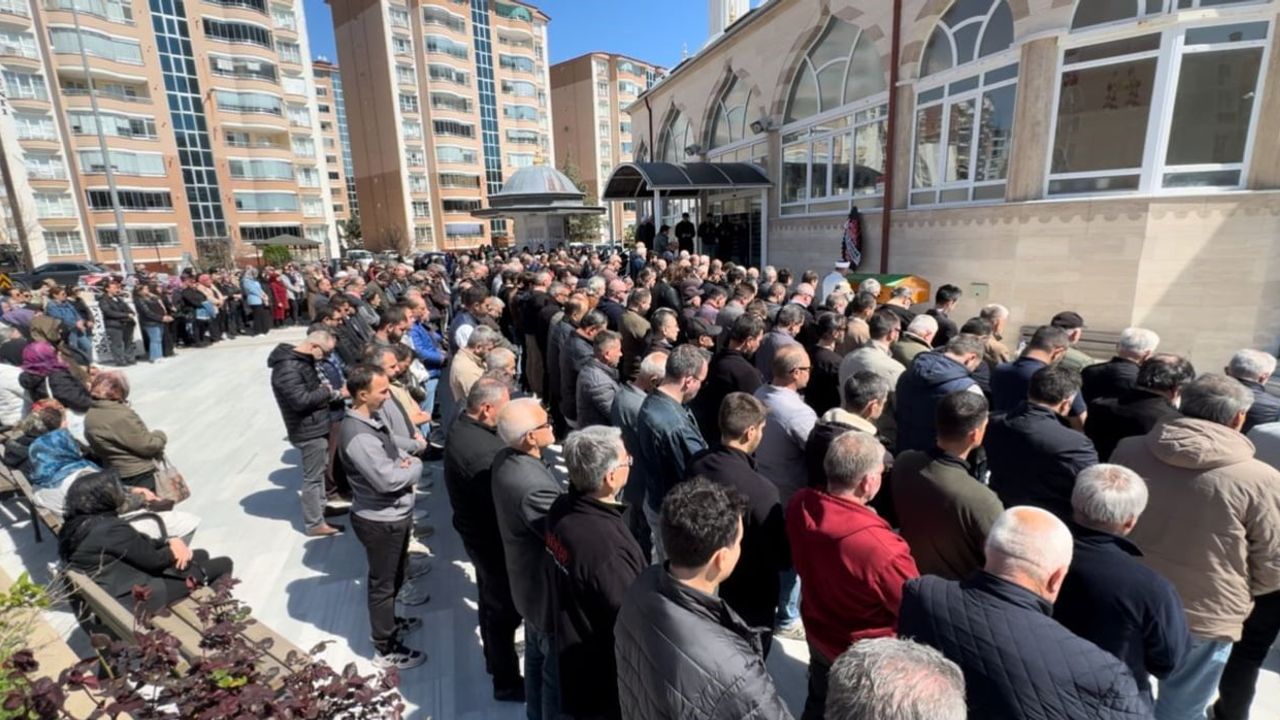 Edirne'de 5. kattan düşen 11 yaşındaki Ateş Ender Demir toprağa verildi