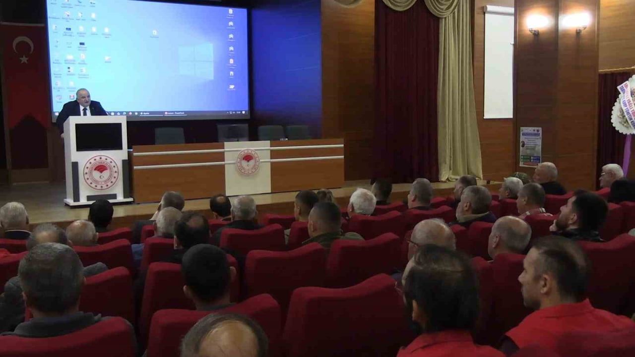 Edirne'de Buzağı Kayıplarını Azaltma ve Verimlilik Eğitimi Düzenlendi