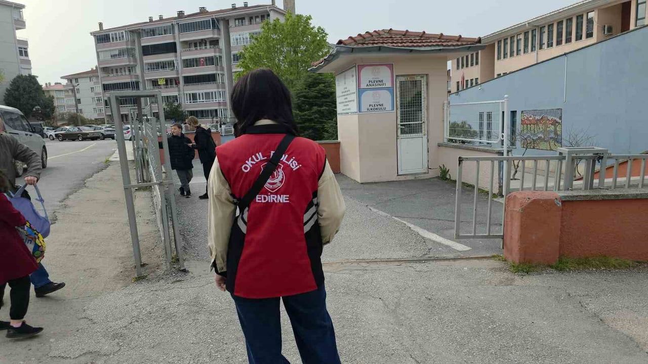 Edirne'de okul çevrelerinde güvenlik tedbirleri artırıldı