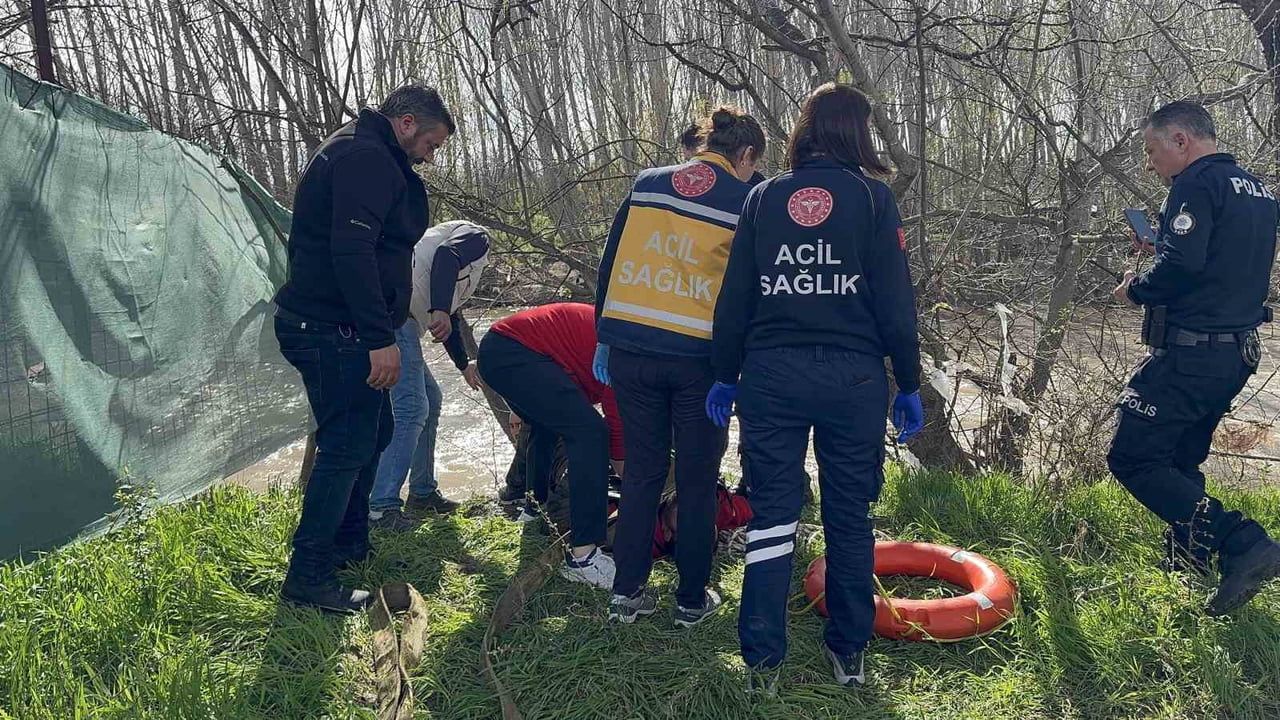 Edirne'de Tunca Nehri'ne düşen M.G. itfaiye ekipleri tarafından kurtarıldı