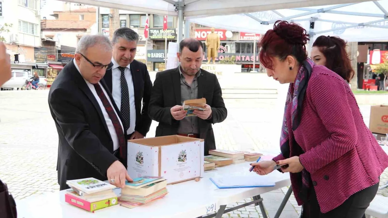 Edremit’te 'Kütüphane Projesi' için kitap bağış kampanyası başladı