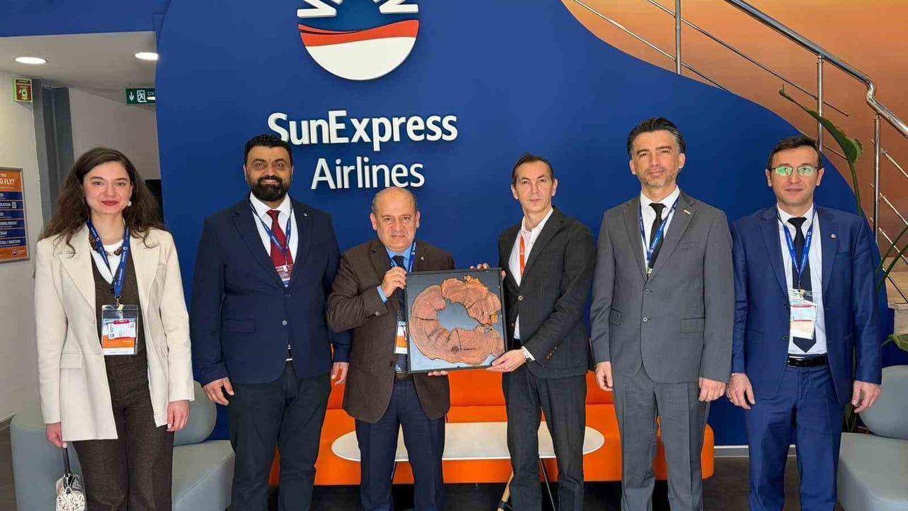 Edremit Ticaret Odası ve SunExpress Almanya uçuşlarını ve Avrupa rotalarını görüştü