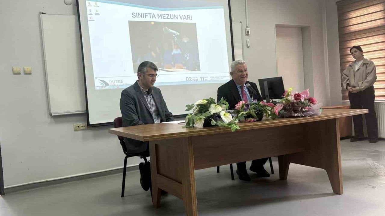 Efdal Altundal, Mezun Olduğu Düzce Meslek Yüksekokulu'nda 'Sınıfta Mezun Var' Söyleşisine Katıldı