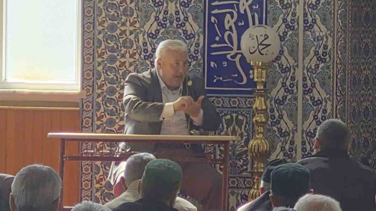 Efeler'de 2026 Hac Adaylarına Evliya Çelebi Camii'nde Hac Eğitim Semineri