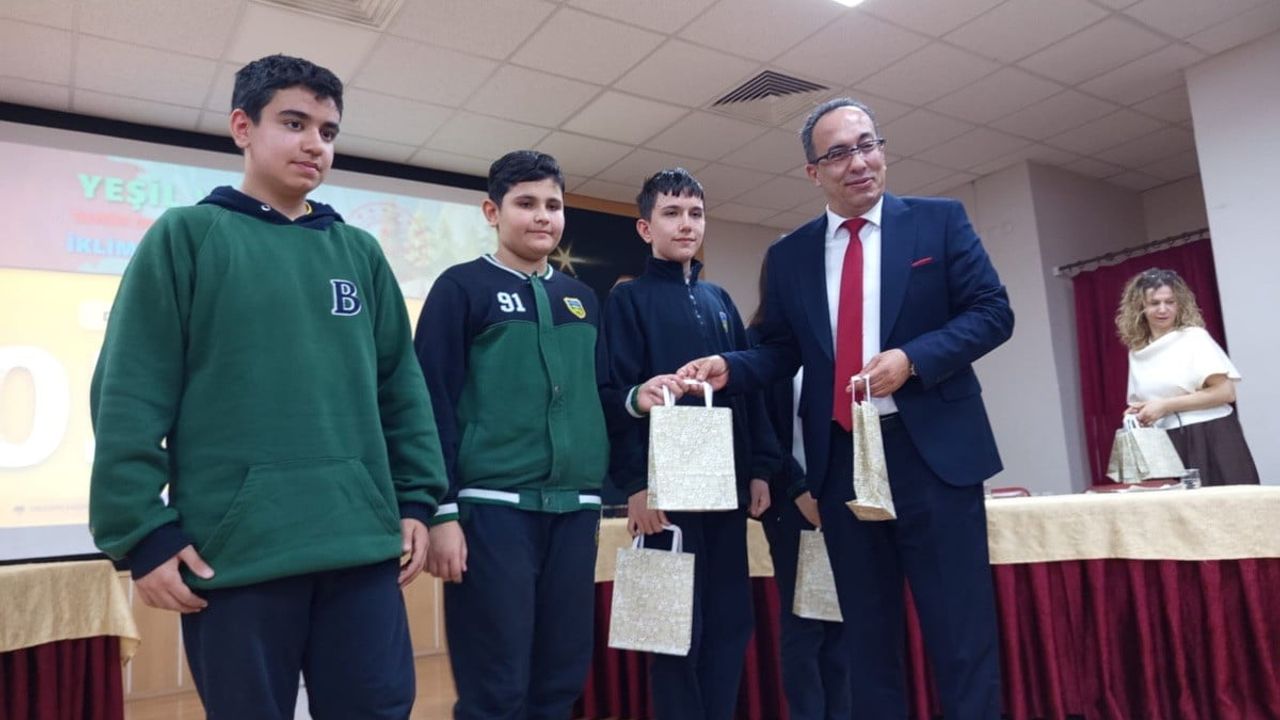 Efeler'de 'İklim Krizi ile Mücadele' Münazara Yarışması Tamamlandı