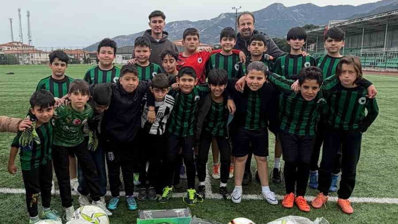 Ege Asım Duyar'dan Yetiştiği Buldan Belediyespor'a Malzeme Desteği
