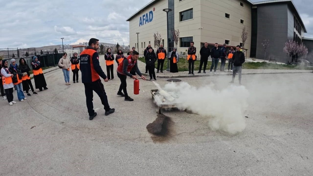 Elazığ'da 'Destek AFAD Gönüllüsü' eğitimleri: 5 günlük kapsamlı program sürüyor