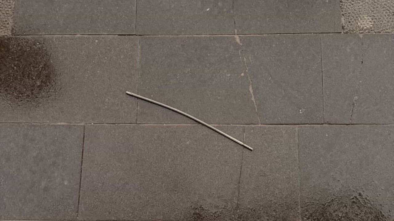 Elazığ'da Elysium AVM mal kabul bölümü önünde demir çubuk düşmesi sonucu yaralanma