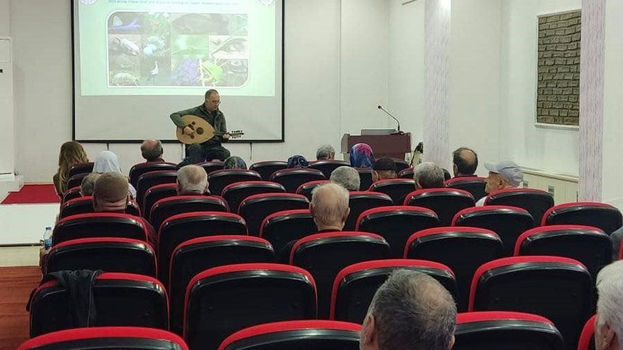 Elazığ'da Gazi Huzurevi Sakinleri Doğa Temalı Programda Fidan Dikti