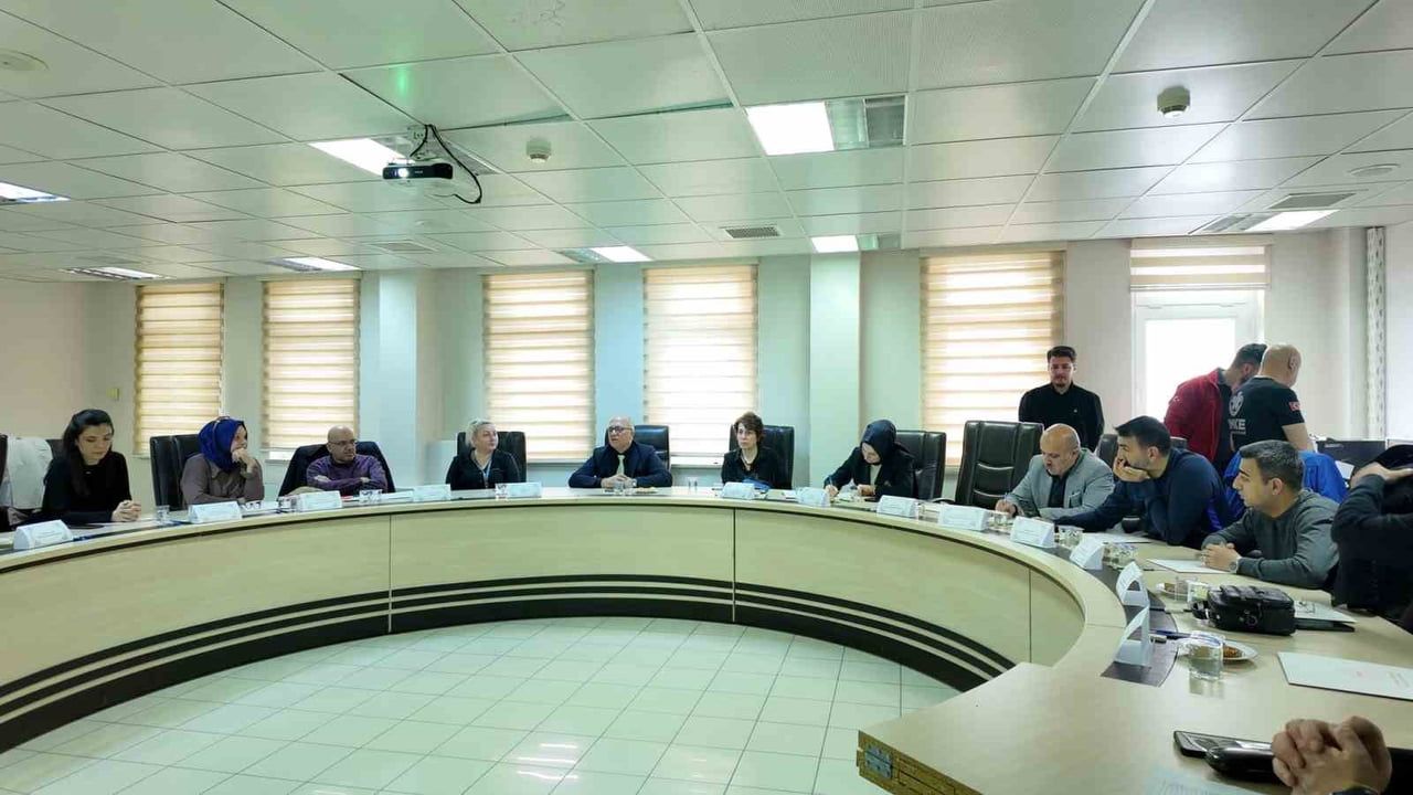 Elazığ'da Hastane Afet Planı Yönetici Eğitimi: Hazırlık ve Risk Azaltma Odaklı