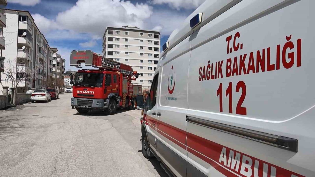 Elazığ'da iki gündür haber alınamayan 91 yaşındaki M.F.Y. evinde uyurken bulundu