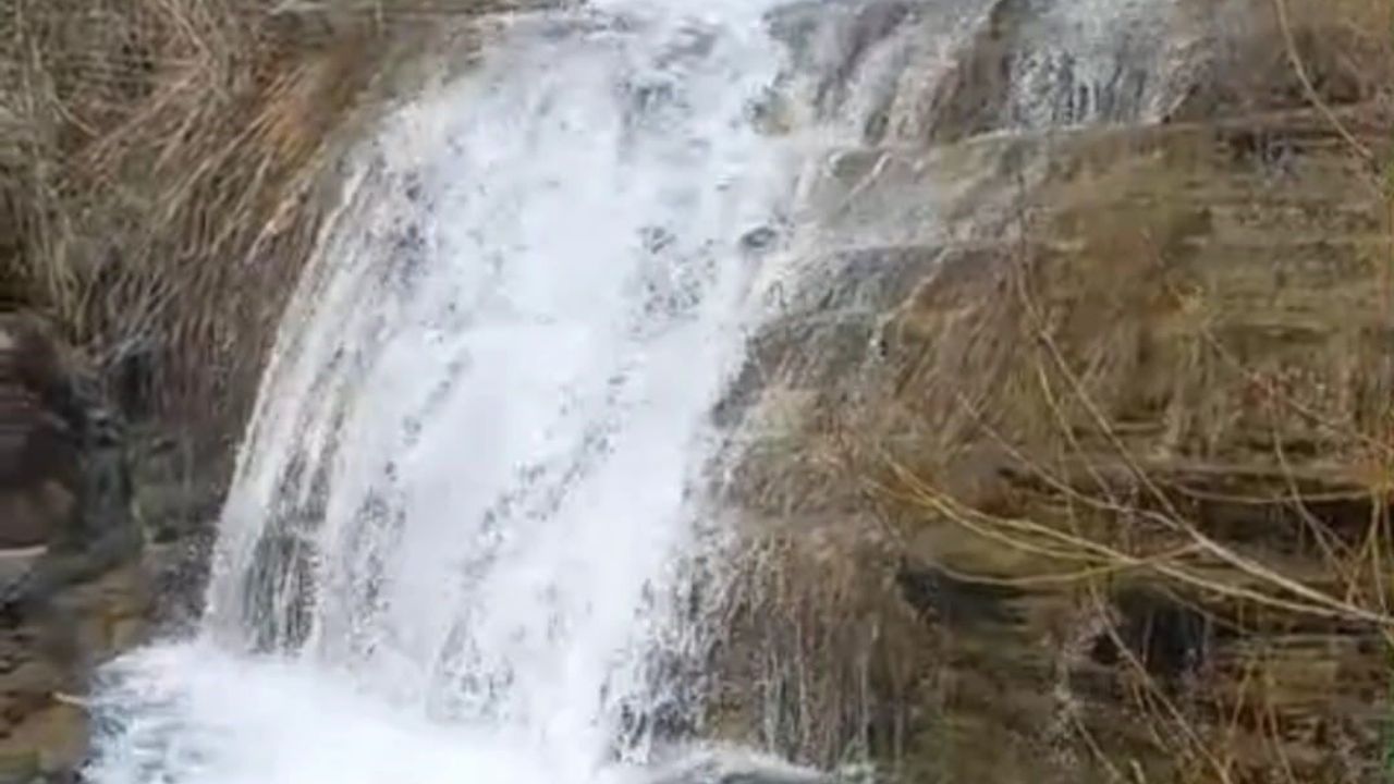 Elazığ'da kar erimesi ve yağışlar Çevrecik'teki şelalelerin debisini yükseltti