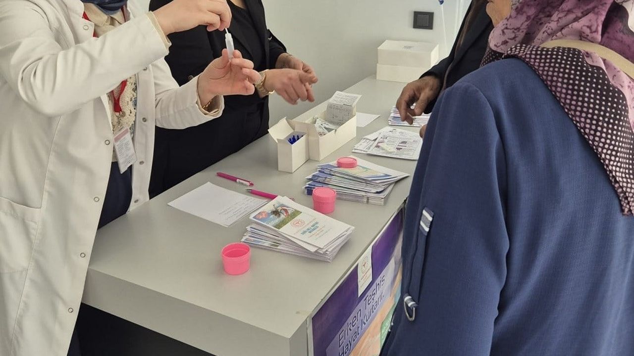 Elazığ’da Kolorektal Kanser Farkındalığı: İl Sağlık Müdürlüğü Bilgilendirme ve Tarama Kitleri Dağıttı