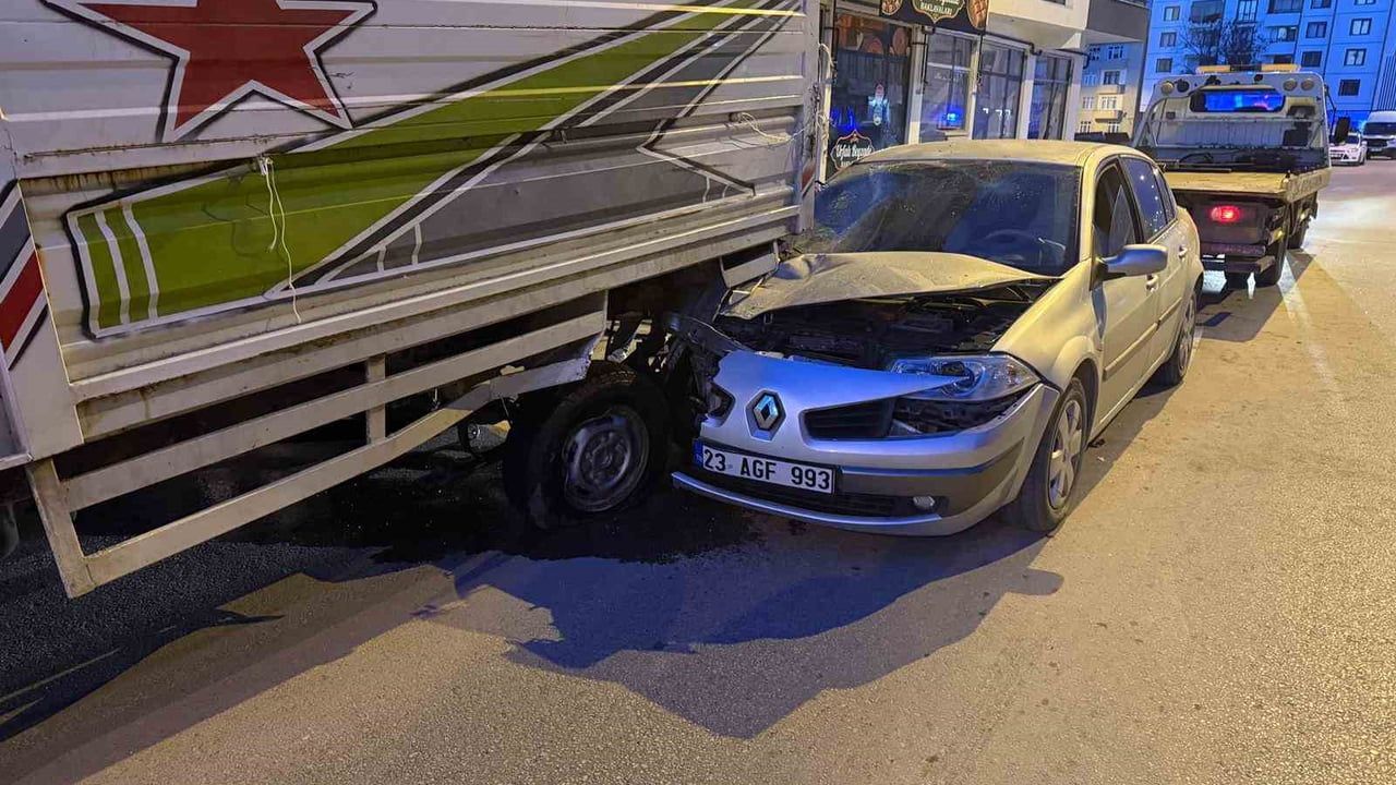 Elazığ’da Olgunlar Mahallesi’nde Trafik Kazası: 1 Yaralı