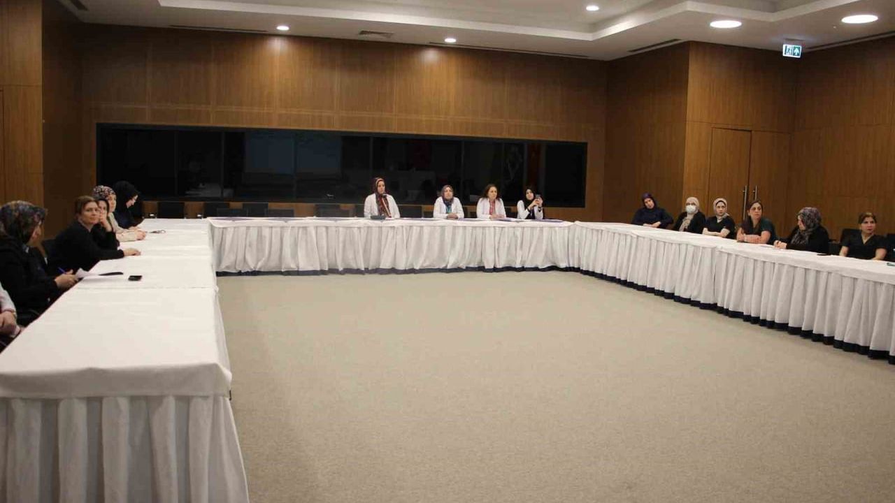 Elazığ Fethi Sekin Şehir Hastanesi'nde sağlık çalışanlarına "Mavi Kod Uygulamaları" eğitimi