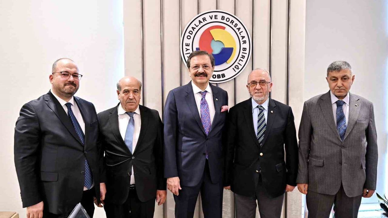 Elazığ Ticaret Borsası Başkanı Dumandağ, TOBB Başkanı Hisarcıklıoğlu ile GTİ Genel Kurulu'nda Görüştü