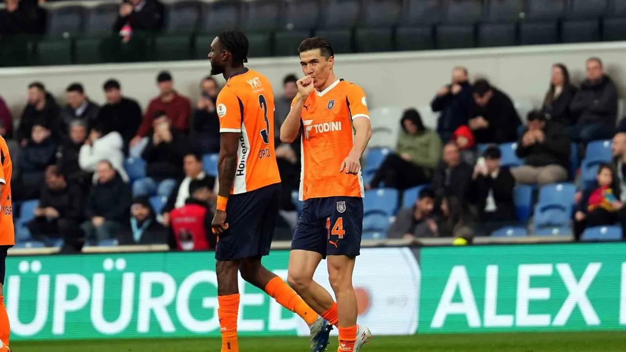 Eldor Shomurodov, Gençlerbirliği'ne karşı 2 golle Süper Lig'de 18 gole ulaştı