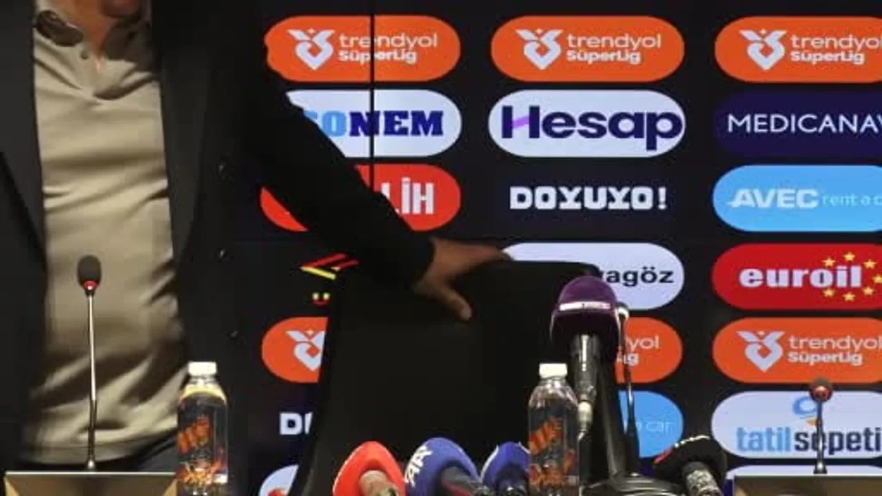 Emre Belözoğlu: Hakem kararlarının Kasımpaşa aleyhine olduğu görüşü — Göztepe 3-3 Kasımpaşa