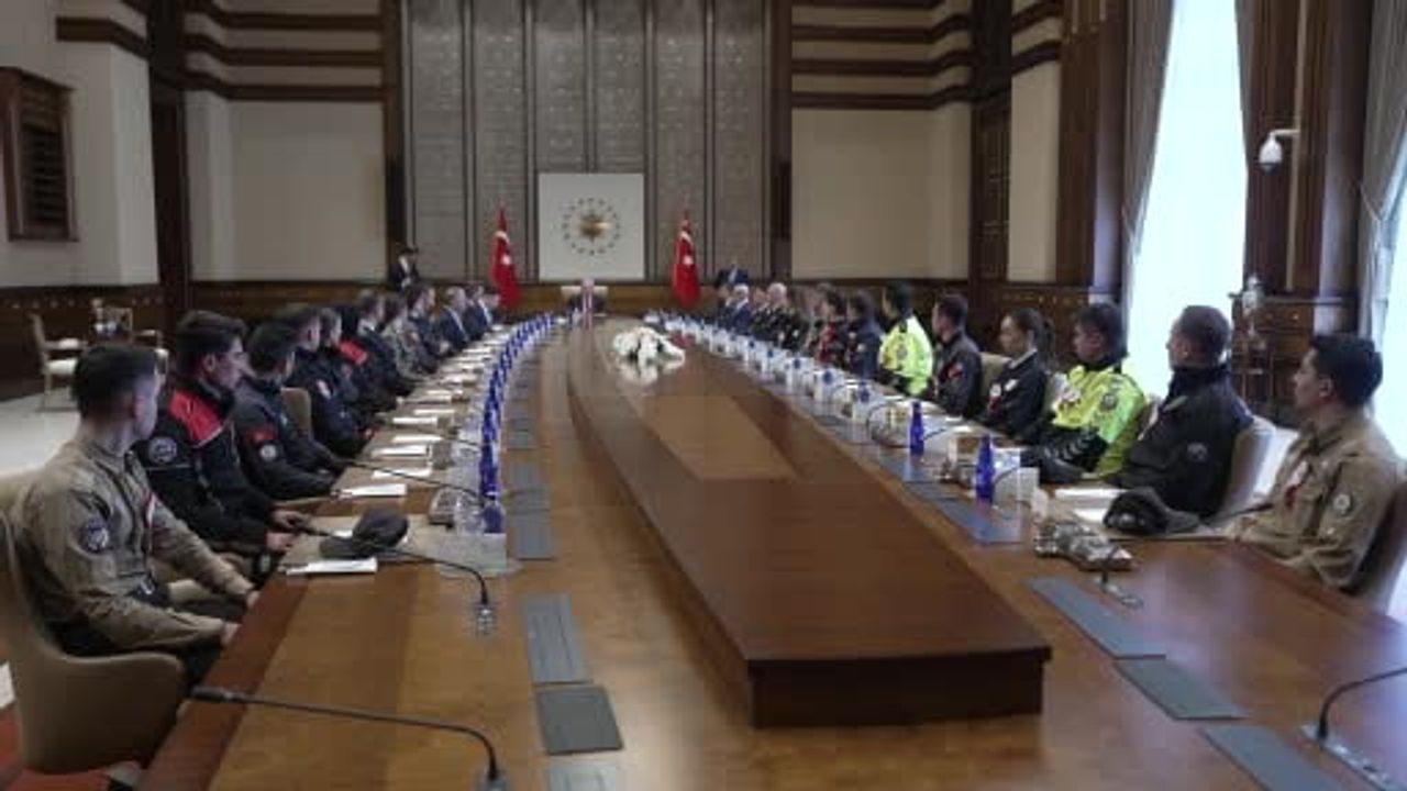 Erdoğan: 'Bölgede kriz derinleşirken ülkemiz güvenli liman olmuştur' — Polis Haftası'nda emniyet mensuplarını kabul etti