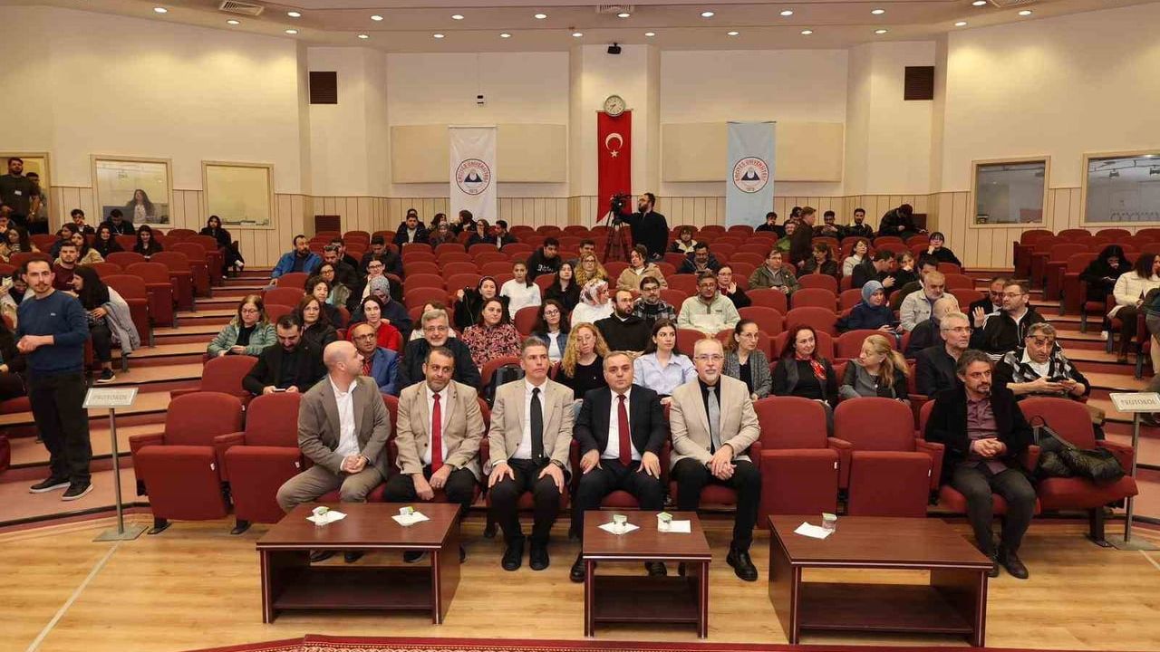 ERÜ'de 'Araştırmadan Yayına Kurumsal Destek Mekanizmaları ve Açık Erişim Olanakları' toplantısı