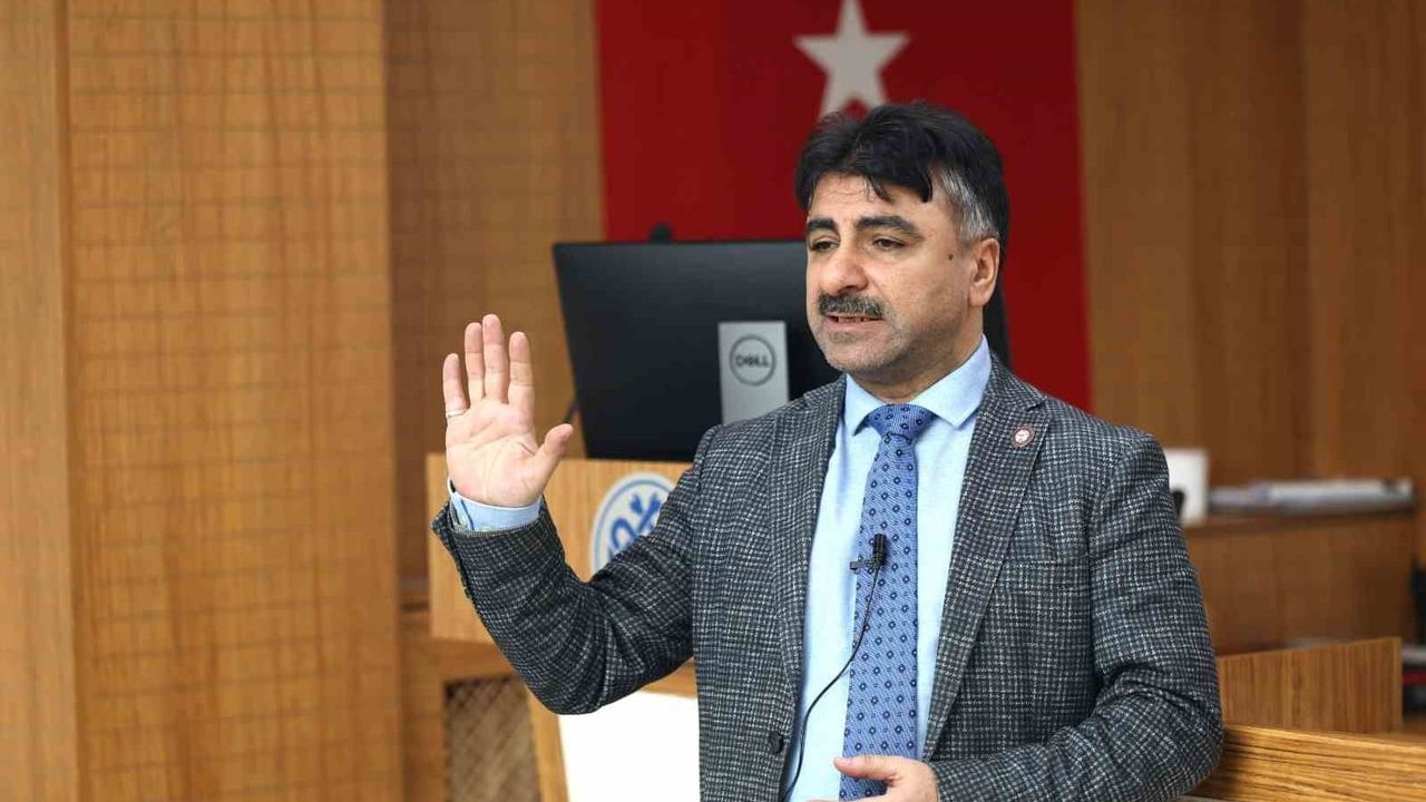 ERÜ'de Prof. Dr. Murat Gültekin: Son 30 Yılda Parkinson Görülme Sıklığı Arttı, Tedavi Kişiye Özel Olmalı