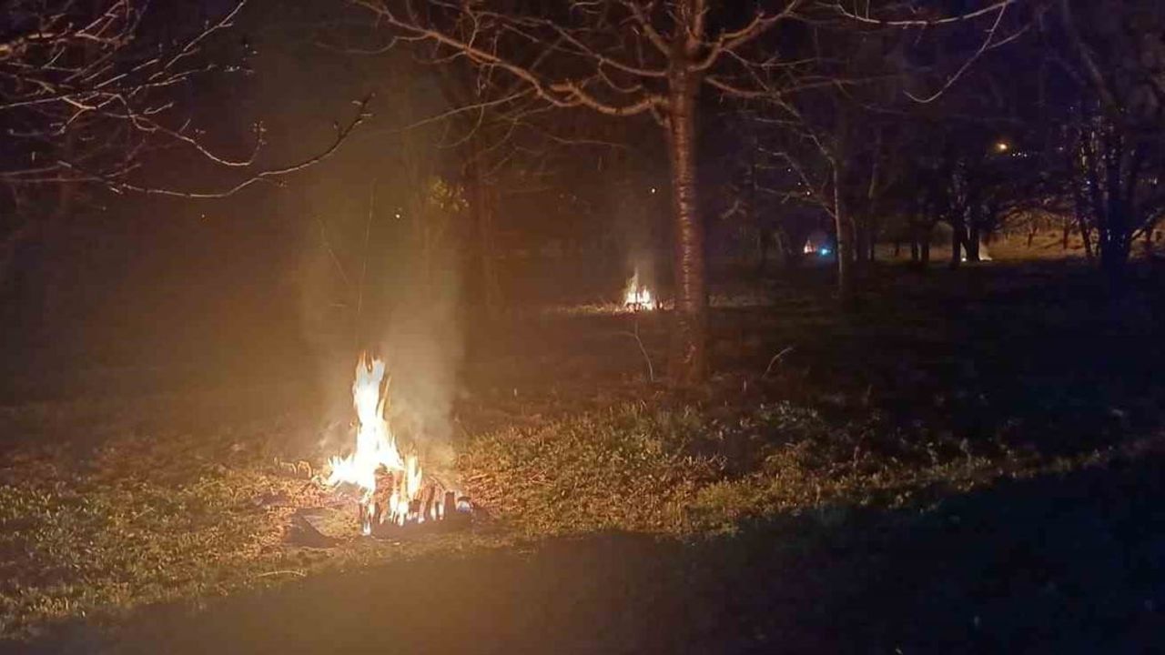 Erzincan Bayırbağ’da çiftçiler don riskine karşı gece boyu nöbet tuttu