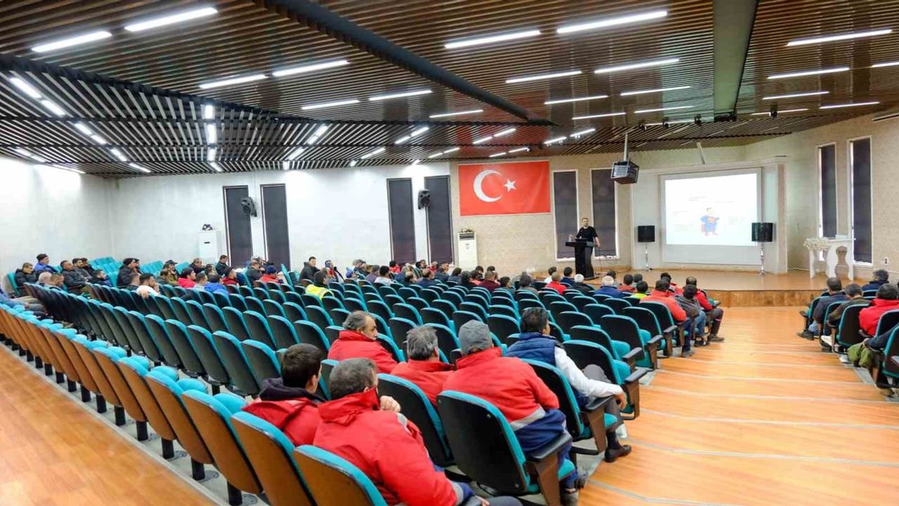 Erzincan Belediyesi'nde İş Sağlığı ve Güvenliği Eğitimleri Sürüyor